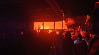 Suasana kebakaran yang terjadi di kawasan Loa Janan Ilir dan meluluhlantakkan enam bangunan warga. (IST)