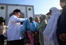 Presiden Prabowo Subianto melaksanakan salat Idulfitri bersama masyarakat di Masjid Darussalam
