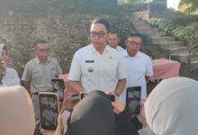 Wali Kota Samarinda, Andi Harun bersama Wakil Wali Kota Saefuddin Zuhri meninjau langsung kawasan Teras Samarinda
