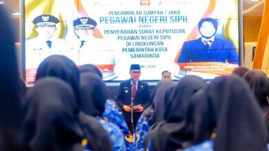 Pengambilan Sumpah Janji Pegawai Negeri Sipil (PNS) Tahun 2026 dan Penyerahan Surat Keputusan Pengangkatan PNS di lingkungan Pemkot Samarinda.