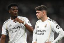 Federico Valverde mengalami cedera kepala usai terlibat keributan dengan rekan setimnya, Aurelien Tchouameni.