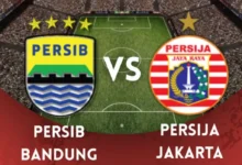 Laga panas antara Persija Jakarta (Persija) dan Persib Bandung (Persib)