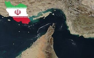 - Militer Iran mengeluarkan peringatan keras terhadap kehadiran pasukan asing di kawasan Selat Hormuz, jalur laut strategis yang menjadi salah satu urat nadi perdagangan minyak dunia.