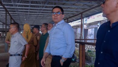 Wali Kota Samarinda, Andi Harun saat melakukan tinjauan di Pasar Segiri Samarinda