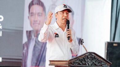 Presiden ke-7 RI Joko Widodo (Jokowi) menghadiri Rapat Koordinasi Daerah (Rakorda) DPD Partai Solidaritas Indonesia (PSI) Tulang Bawang, Lampung, Jumat (26/6).
