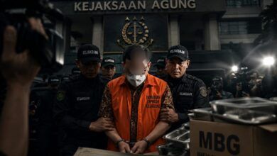 Ilustrasi penangkapan tersangka koruptor kasus Makan Bergizi Gratis (MBG).