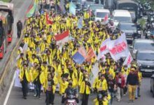 BEM UI menggelar aksi bertajuk #MerebutKemerdekaan di kawasan Bundaran HI, Jakarta, Selasa (18/8/2026).