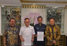 Perusda Bara Kaltim Sejahtera (BKS) menandatangi Memorandum of Understanding (MoU) dengan PT Pupuk Kalimantan Timur (PKT).