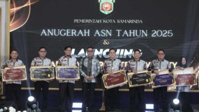 Wali Kota Samarinda Andi Harun meluncurkan Samarinda Corporate University (Corpu) sekaligus menyerahkan Anugerah ASN Kota Samarinda Tahun 2025