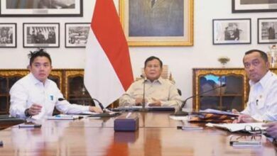 Presiden Prabowo Subianto memimpin rapat terbatas penanganan bencana alam